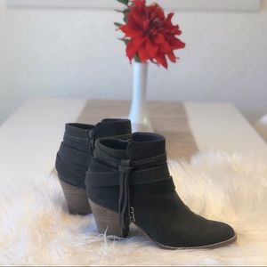 DV8 Dolce Vita booties!
